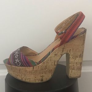 Madden girl boho tribals print platform heels sz 7